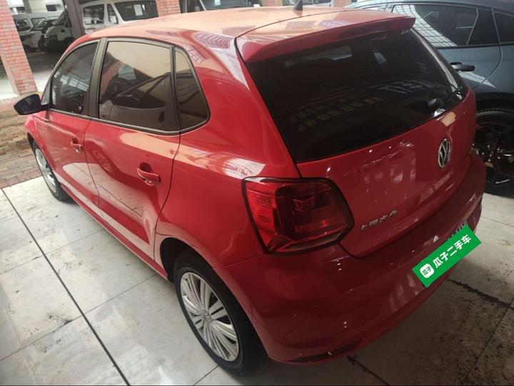 Polo 2016 1.6L AT Comfort photo 4