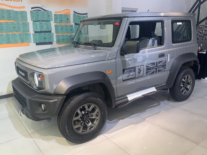 Jimny 26 1.5 3-Door MT Mid Trim GL photo 3