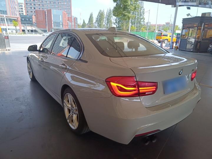 3 Series 2019 320Li M Sport Package photo 4