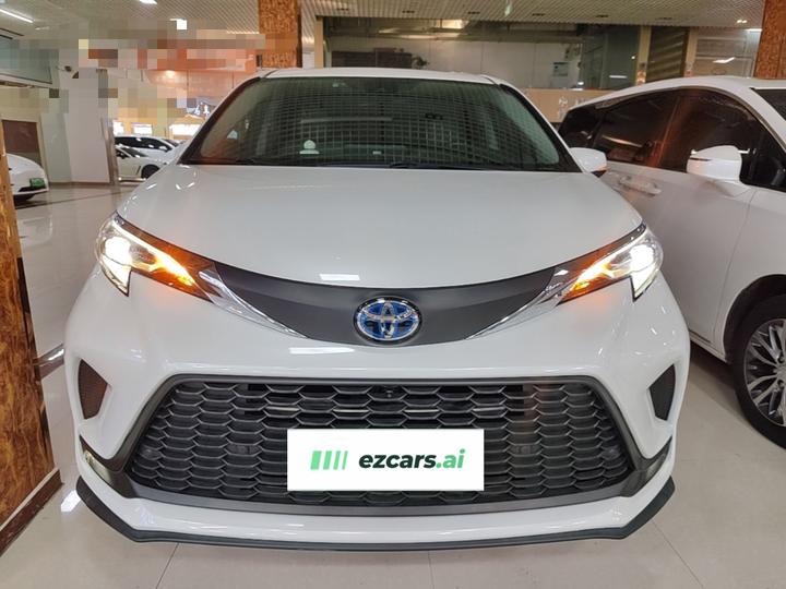Granvia 2023 2.5L Hybrid Comfort photo 2