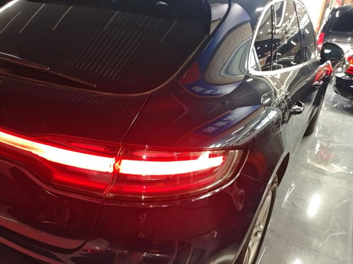 2018 Macan 2.0T photo 7