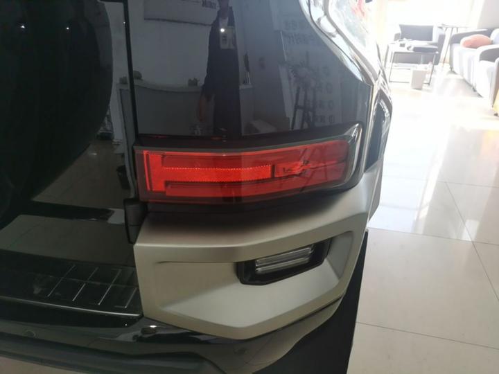 700 EV 2024 Hi4-T photo 7