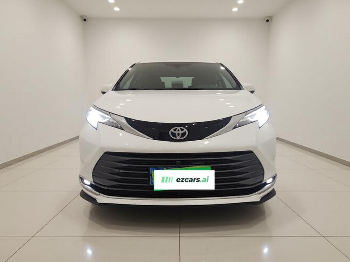 Sienna 2023 2.5L Hybrid Premium photo 2