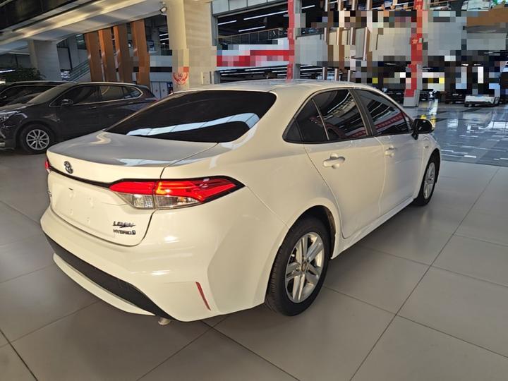 Levin 2022 Hybrid 1.8H E-CVT Luxury photo 4