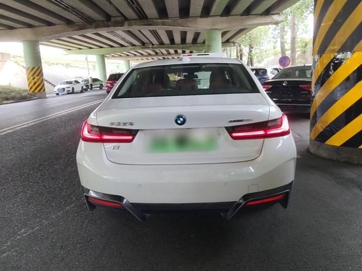 i3 2022 eDrive 35 L photo 3