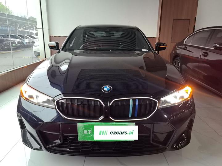 3 Series 2025 330i M M Sport Night Package photo 2