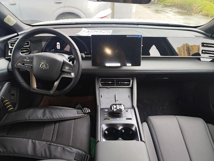 Qin L 2025 DM-i ADAS 120KM photo 2