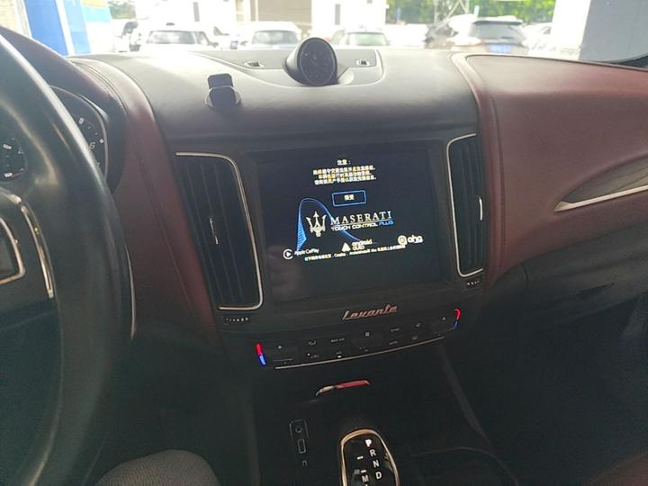 Levante 2016 3.0T Standard photo 4
