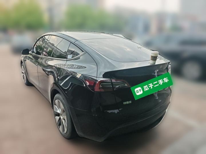 Model Y 2023 RWD photo 4