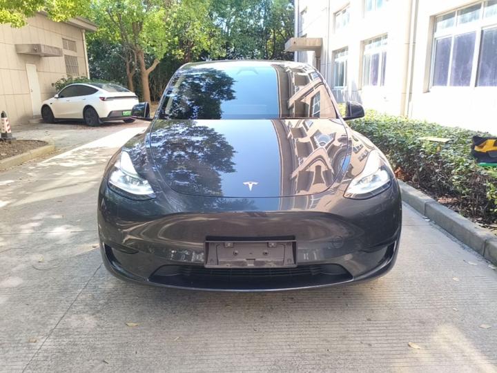 Model Y 2024 RWD photo 2