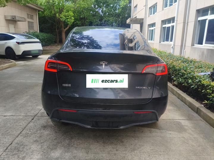 Model Y 2024 Long Range AWD photo 3
