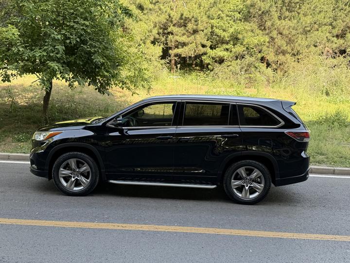 Highlander 2015 2.0T AWD Luxury 7-Seater photo 3