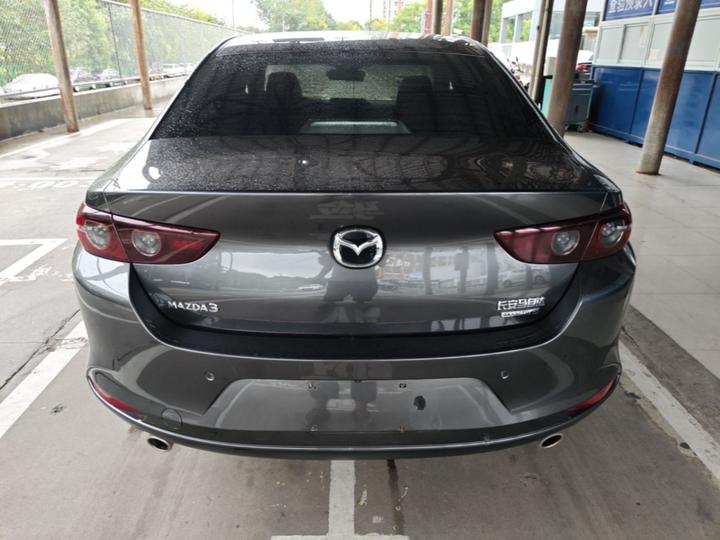 3 Axela 2021 2.0L AT photo 3
