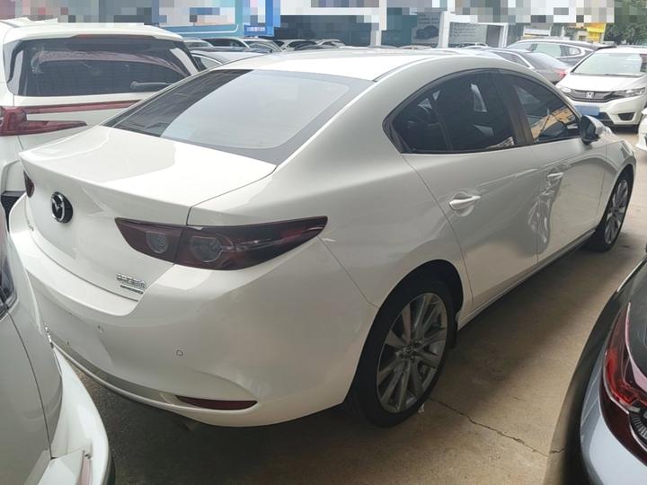 3 Axela 2022 2.0L AT photo 4