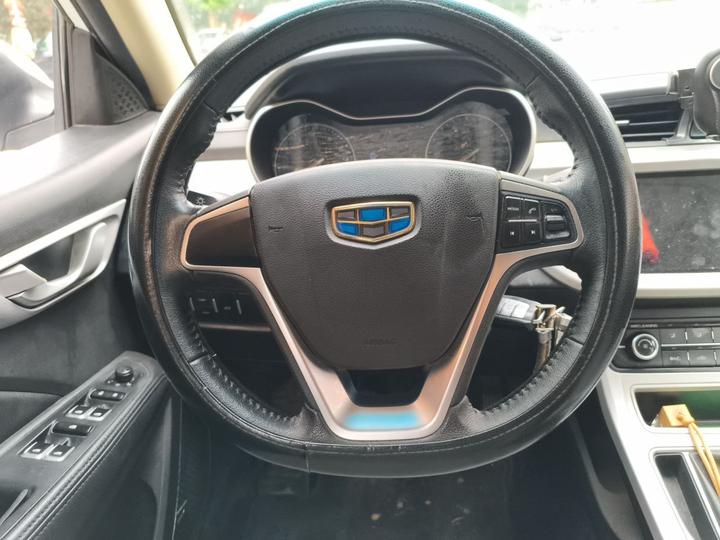 Vision 2018 1.5L MT photo 3