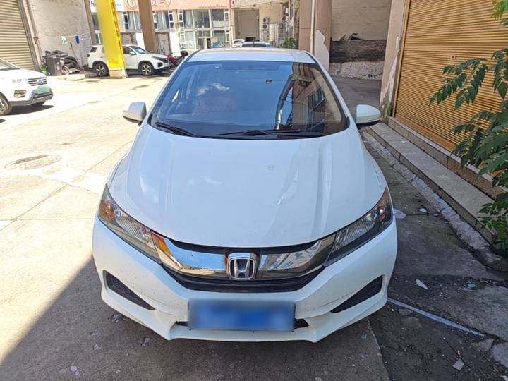 2018 1.5L CVT Comfort photo 2