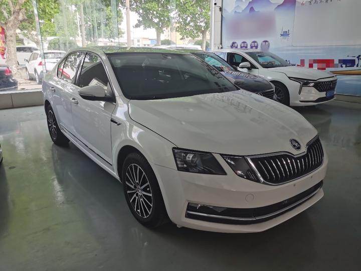 Octavia 2019 1.5L AT Luxury China VI photo 3