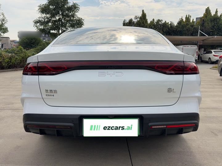 Qin L 2024 DM-i 120KM Leading photo 3