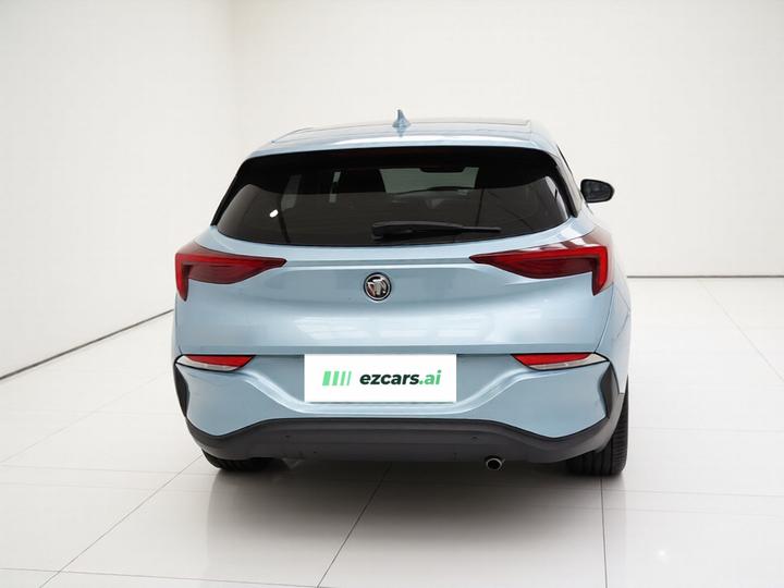 6 2020 PHEV photo 5