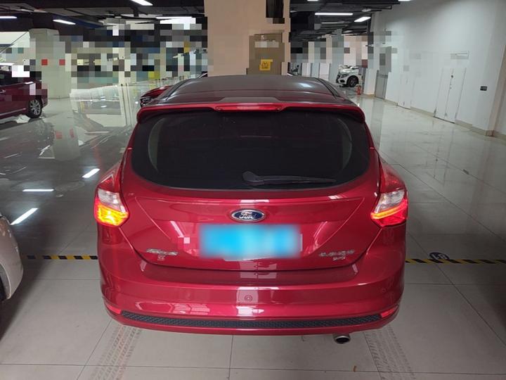 Focus 2012 Hatchback 2.0L AT Luxury Sport photo 3