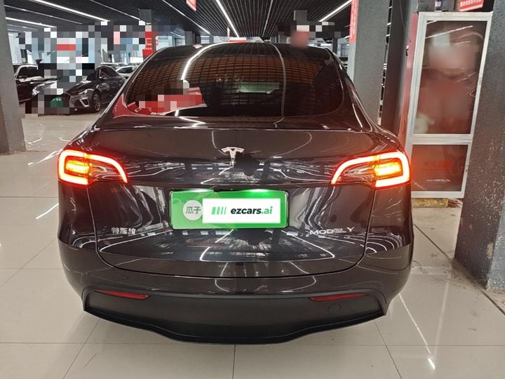 Model Y 2024 RWD photo 3