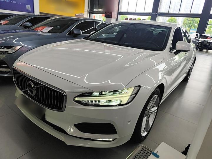 S90 2018 T4