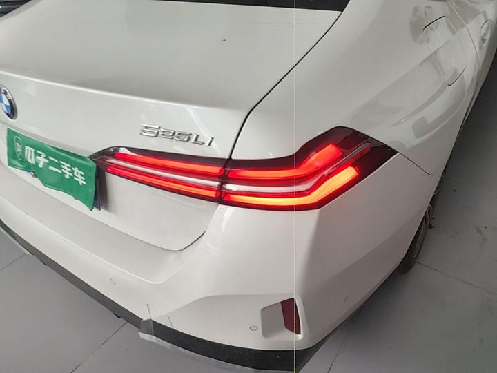 5 Series 2025 525Li M Sport Package photo 7