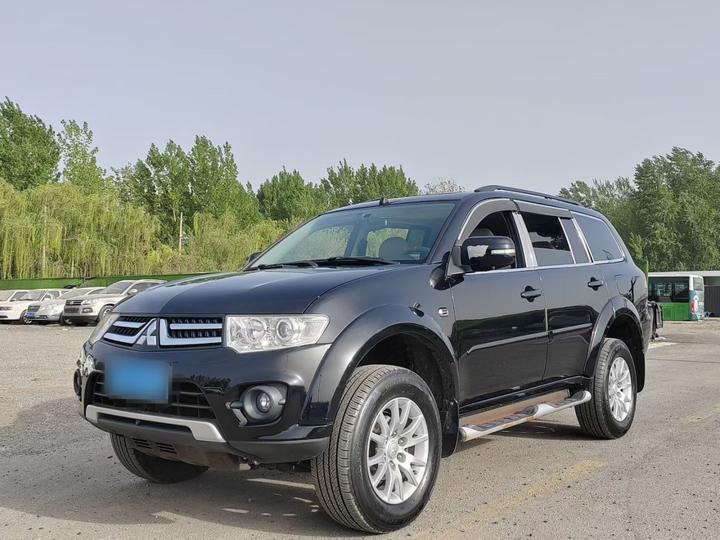 Pajero 2013 3.0L AT RWD Luxury