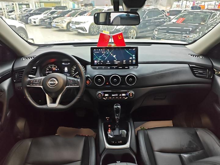 X-Trail 2025 2.0L RWD Leading photo 2