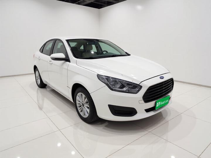 Escort 2017 1.5L AT Comfort photo 3