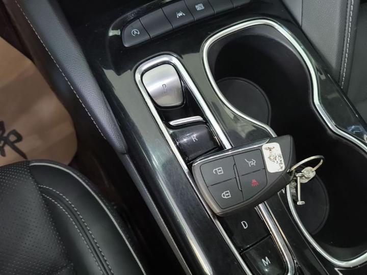 2023 Envision Plus 652T 5-Seater Luxury photo 8