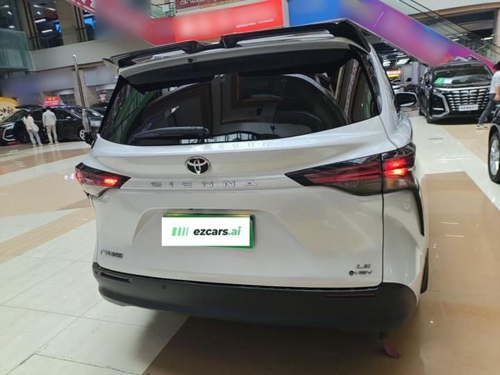 Sienna 2024 2.5L Hybrid Comfort photo 3
