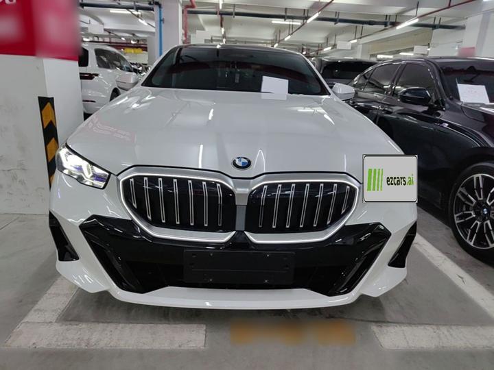 5 Series 2025 530Li Exclusive M Sport Package photo 2