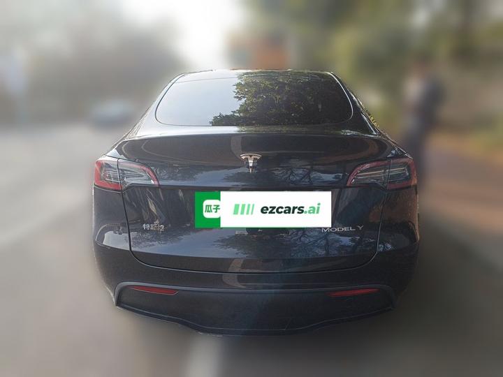 Model Y 2024 RWD photo 5