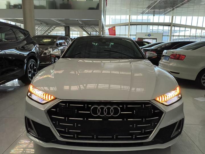 A7L 2022 45 TFSI S-line photo 2