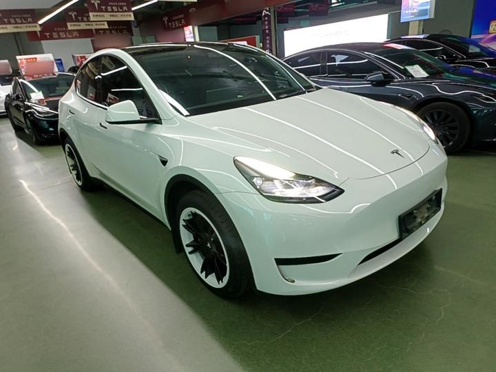 Model Y 2024 RWD photo 3
