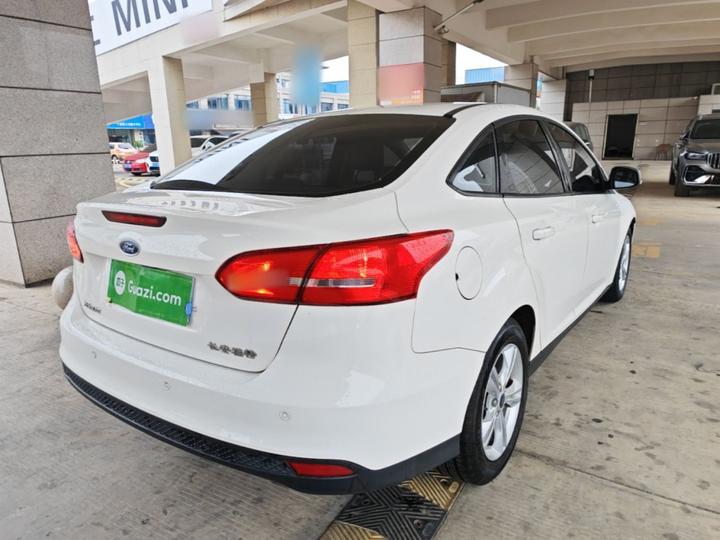 Focus 2015 Sedan 1.6L AT Comfort photo 4