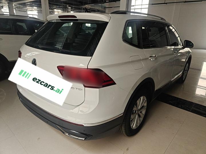 Tiguan L 2024 300TSI AT RWD photo 4