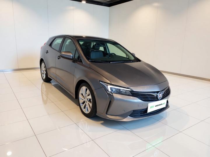 6 2020 PHEV photo 3