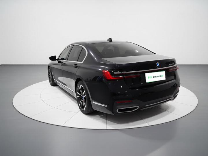 7 Series 2021 730Li M Sport Package photo 4