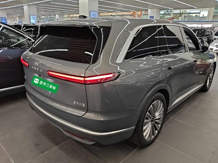L90 2025 Ultra 6-Seater 60 photo 4