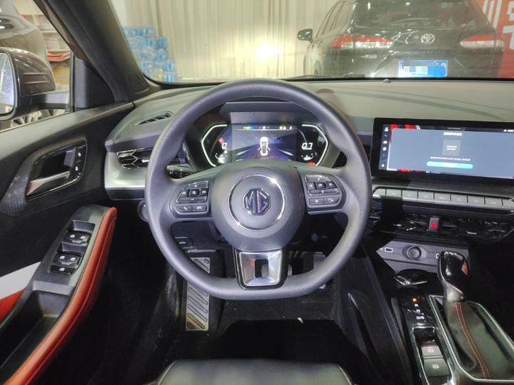 MG5 2023 180DVVT CVT Luxury photo 3
