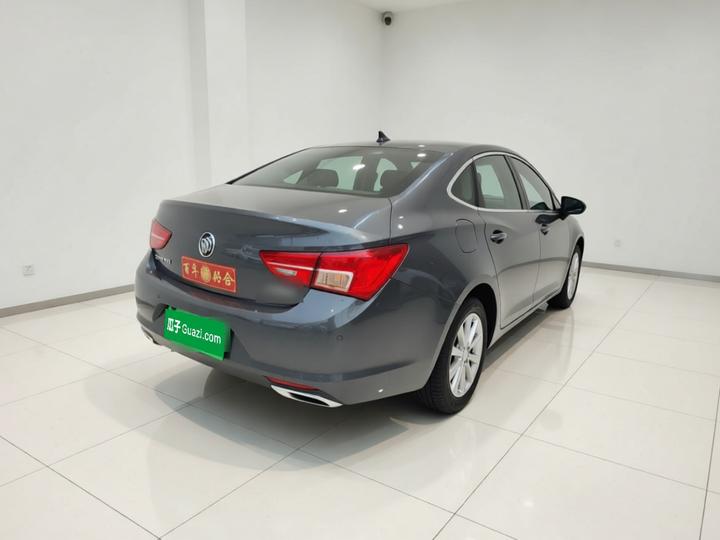 Verano 2015 Sedan 20T DCT Leading photo 4