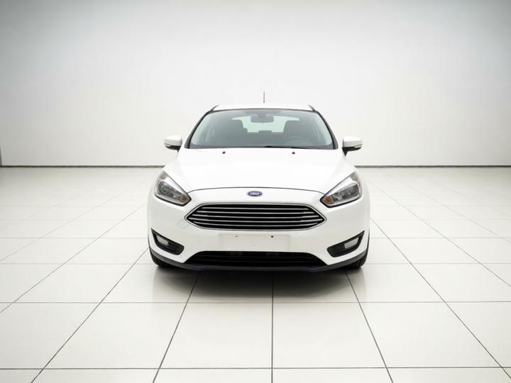 Focus 2017 Sedan 1.6L AT Comfort photo 2