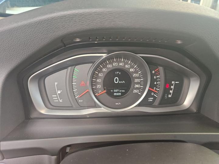 V60 2014 T5 photo 7