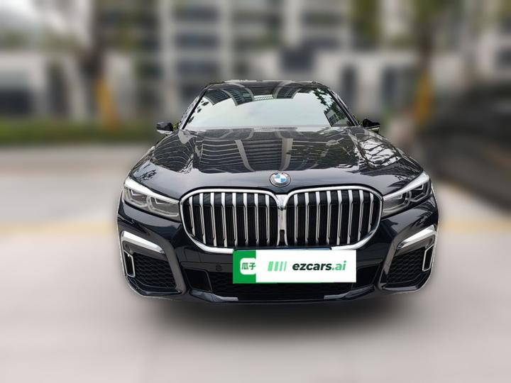 7 Series 2021 740Li Leading M Sport Package photo 2