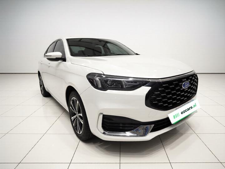 Escort 2021 1.5L AT photo 3