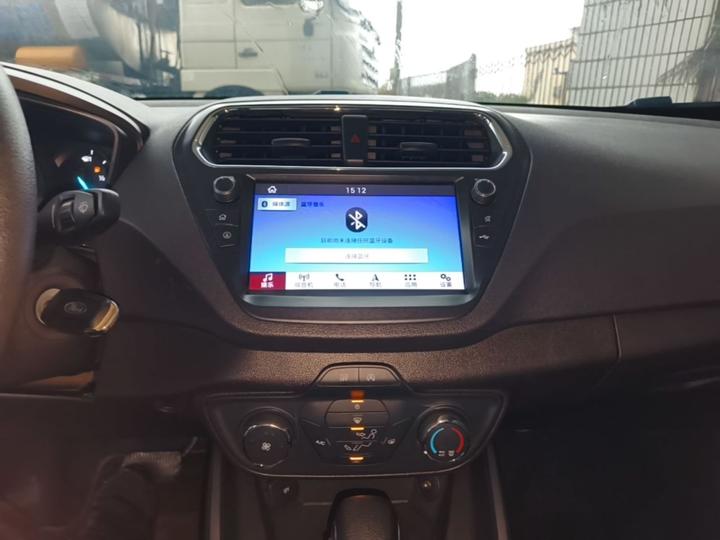Escort 2019 1.5L AT photo 8