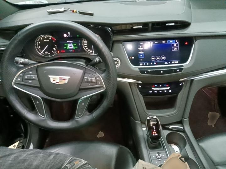 XT5 2020 28T Luxury photo 2
