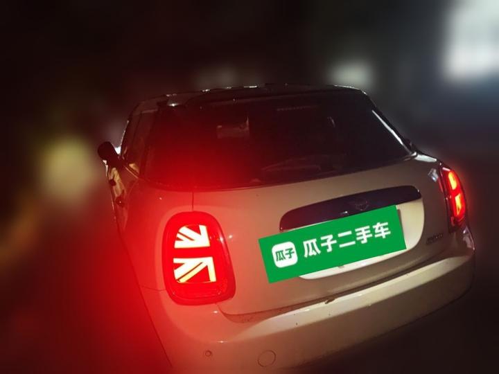 2019 1.5T COOPER Classic 5-Door photo 5
